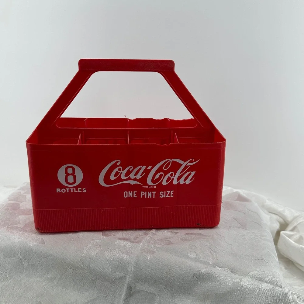 Coca-Cola Bottle Carrier Red Good Vintage 8 Bottle One Pint Size Plastic Crate